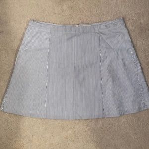 Adorable seersucker skirt with zip closure